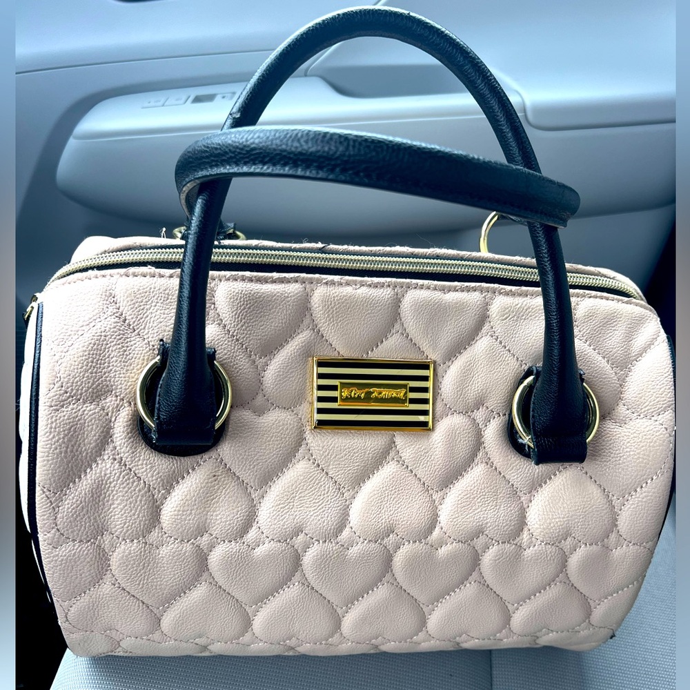 Betsy Johnson BE MY SWEETHEART large satchel. Quilted hearts.